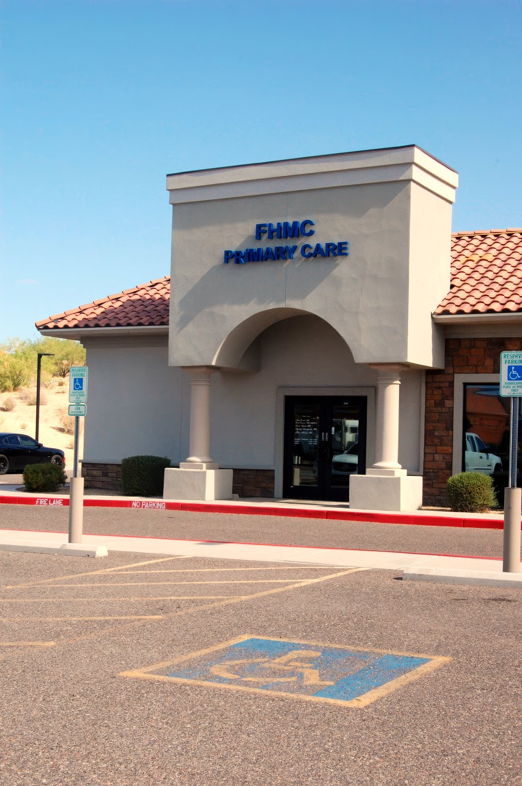 The primary care entrance at the Fountain Hills Medical Clinic.